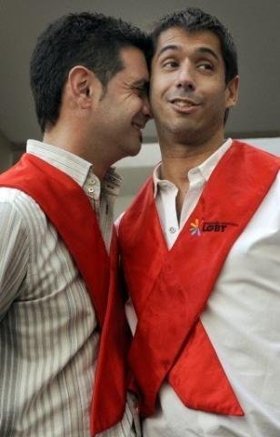 Justi&ccedil;a suspende casamento gay na Argentina