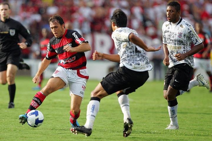 Flamenguistas pregam respeito ao Gr&ecirc;mio