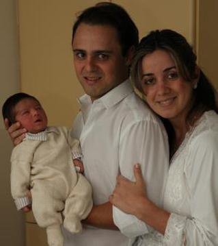 Piloto Felipe Massa divulga primeira foto do filho