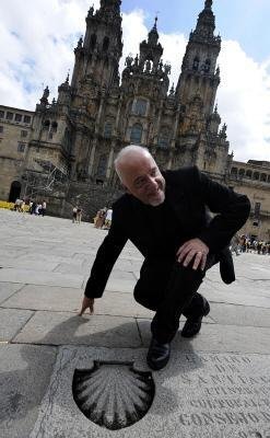 Paulo Coelho e Brad Pitt entram no "Who&acute;s who"