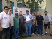 Motoristas protestam em frente &agrave; EPTC