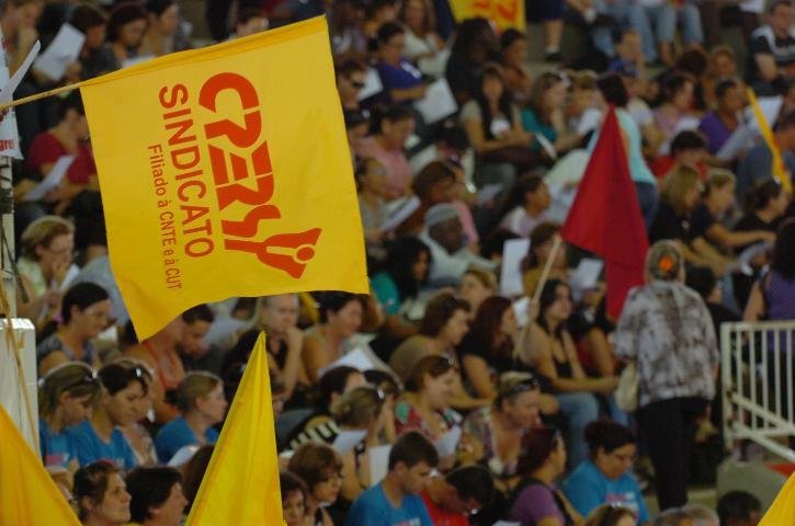 Cpers/Sindicato aprova greve de professores no Estado