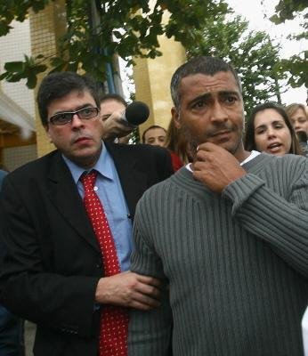 Rom&aacute;rio &eacute; condenado por evas&atilde;o fiscal pela justi&ccedil;a