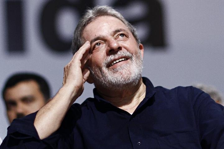 Lula diz querer tirar o povo da m... durante discurso