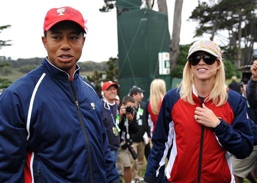 Arrependido por trair a mulher, Tiger Woods anuncia que est&aacute; largando a carreira