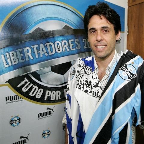 Acompanhe a despedida do goleiro Danrlei do futebol
