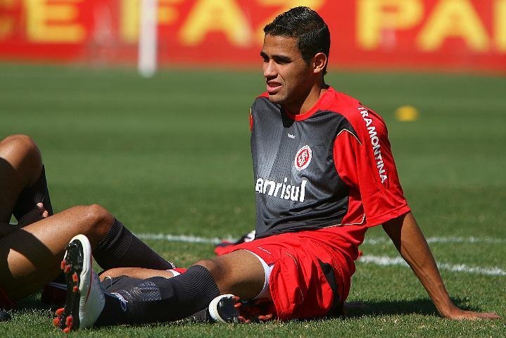 Alan Kardec ficou feliz por ser comparado com Jardel