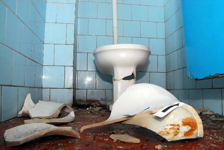 Bomba explodiu em banheiro de escola em Rio Grande