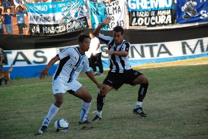 Gr&ecirc;mio venceu o Atl&eacute;tico-MG por 2 a 1