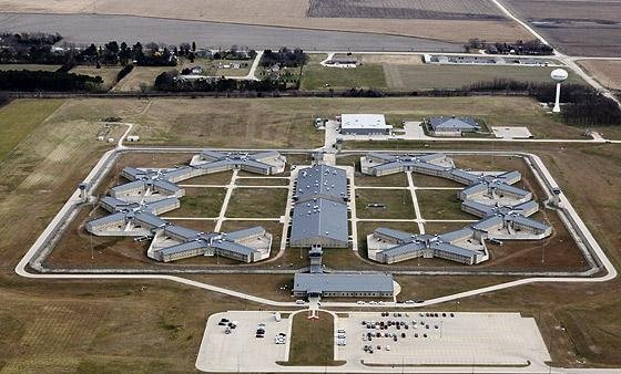 EUA compram pris&atilde;o em Illinois para abrigar detidos de Guant&aacute;namo