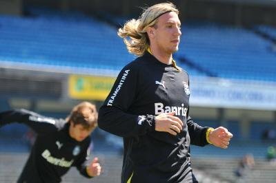 Atacante argentino deve renovar com o Gr&ecirc;mio na pr&oacute;xima semana