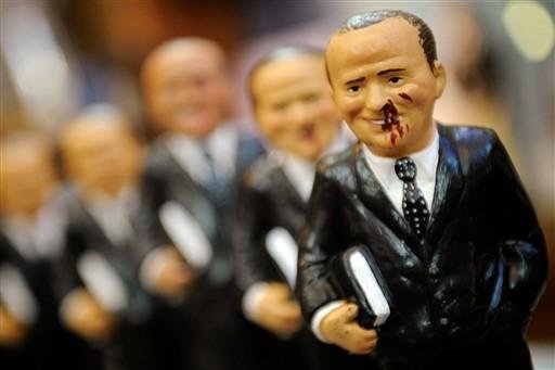 Artista cria bonecos com satirizando problema de Berlusconi