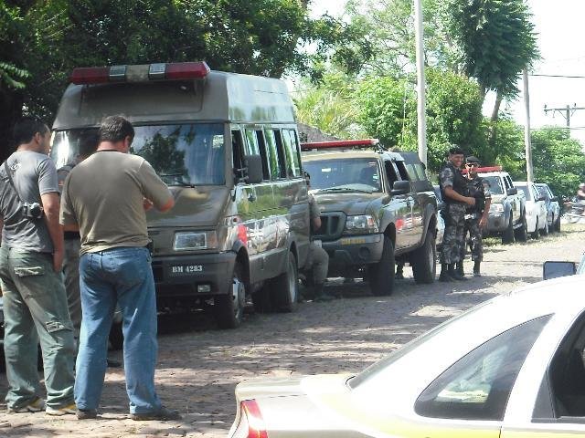 Mais de 80 policiais participaram de opera&ccedil;&atilde;o que prendeu cinco traficantes em Ros&aacute;rio do Sul