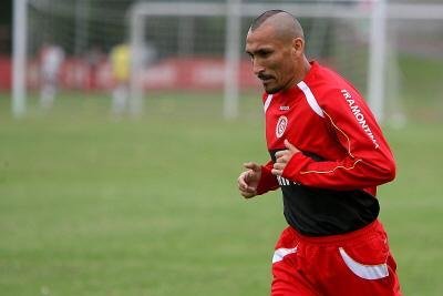 Carvalho negou possibilidade de Gui&ntilde;azu deixar o Inter