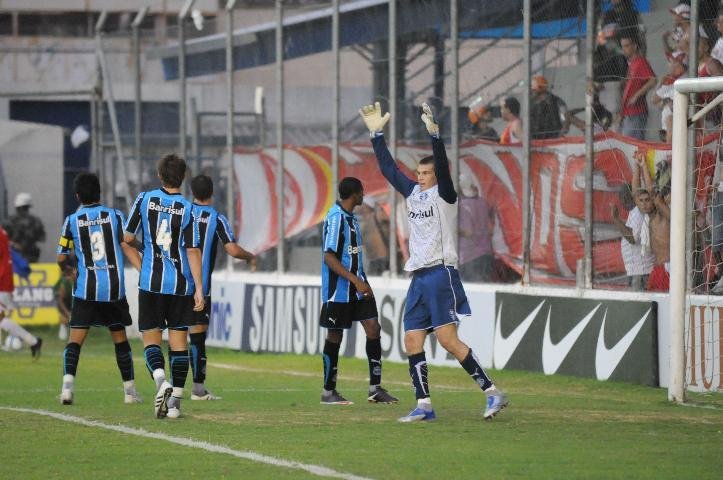 Goleiro Busatto defendeu p&ecirc;nalti no segundo tempo