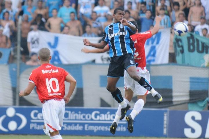 Gre-Nal teve pegada e emo&ccedil;&atilde;o, mas times apresentaram pouca qualidade t&eacute;cnica
