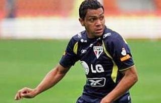 Leandro, ex-S&atilde;o Paulo, deve ser anunciado pelo Gr&ecirc;mio at&eacute; quinta