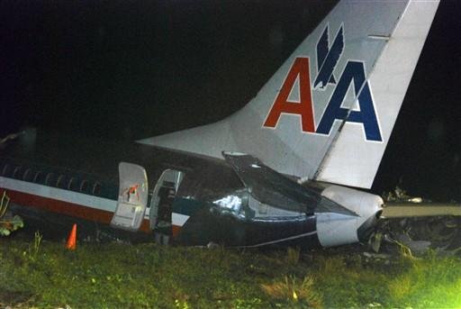 Boeing 737-800 tinha 148 passageiros e seis tripulantes a bordo