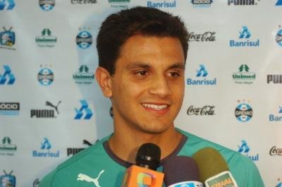 F&aacute;bio Santos comenta sobre o atacante Leandro e projeta a pr&oacute;xima temporada