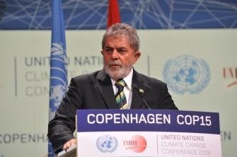 Franc&ecirc;s Le Monde elege Lula homem do ano em 2009