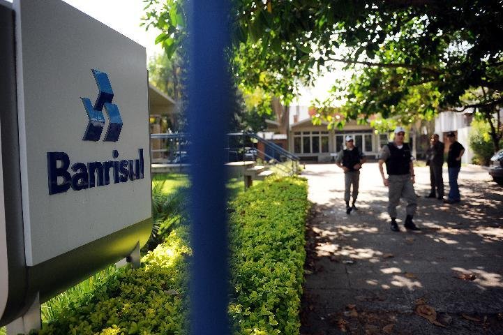 Ag&ecirc;ncia banc&aacute;ria sofre tentativa de assalto na Capital