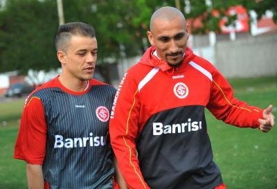 Presidente do Inter mostra mais disposi&ccedil;&atilde;o em segurar Gui&ntilde;azu do que D&acute;Alessandro