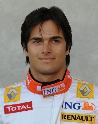 Em agosto, Nelsinho Piquet perdeu o emprego na F-1