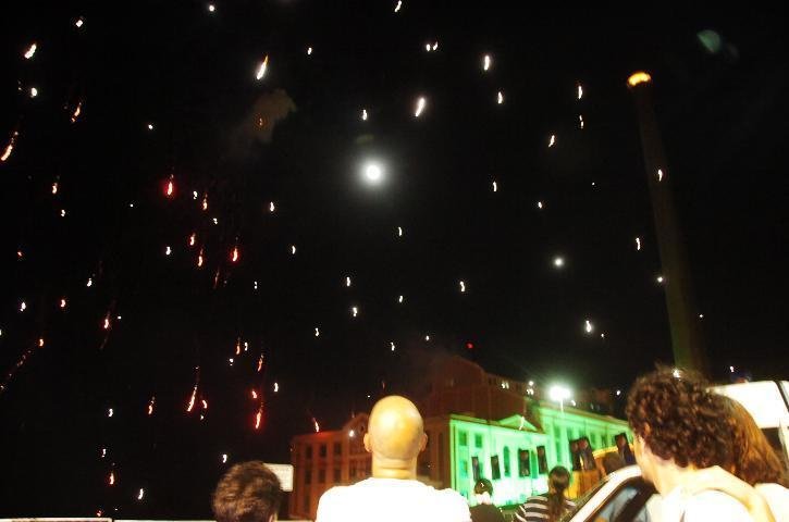 Mais de 80 mil festejam 2010 na Usina do Gas&ocirc;metro
