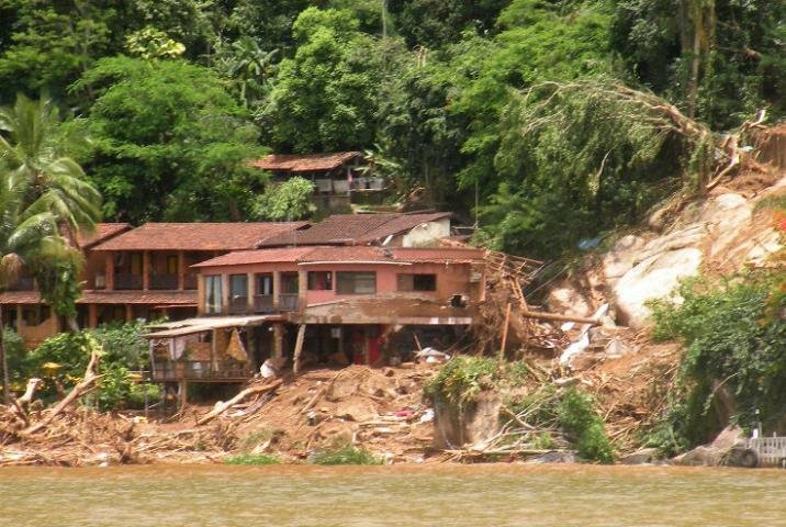 Mais tr&ecirc;s v&iacute;timas dos deslizamentos de terra em Angra dos Reis s&atilde;o identificadas