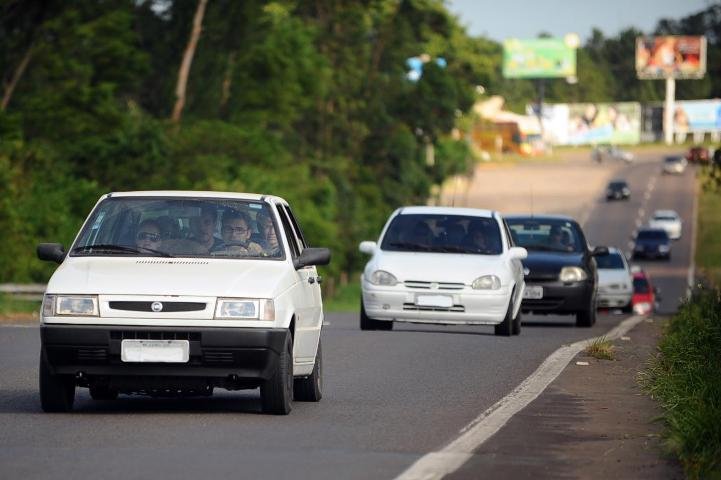 Movimento na Estrada do Mar j&aacute; era alto na tarde de ontem