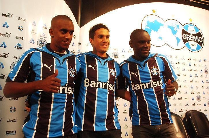 Ferdinando prefere jogar como volante