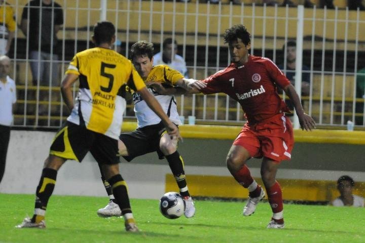 Inter B e Crici&uacute;ma empataram em 3 a 3, no primeiro amistoso do ano