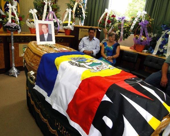 Vel&oacute;rio de vice-prefeito emociona a cidade de Agudo