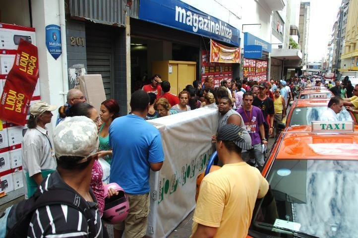 Liquida&ccedil;&otilde;es atraem clientes e movimentam neg&oacute;cios na Capital