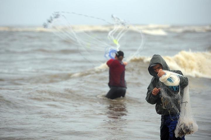 Mar est&aacute; agitado no Litoral Norte