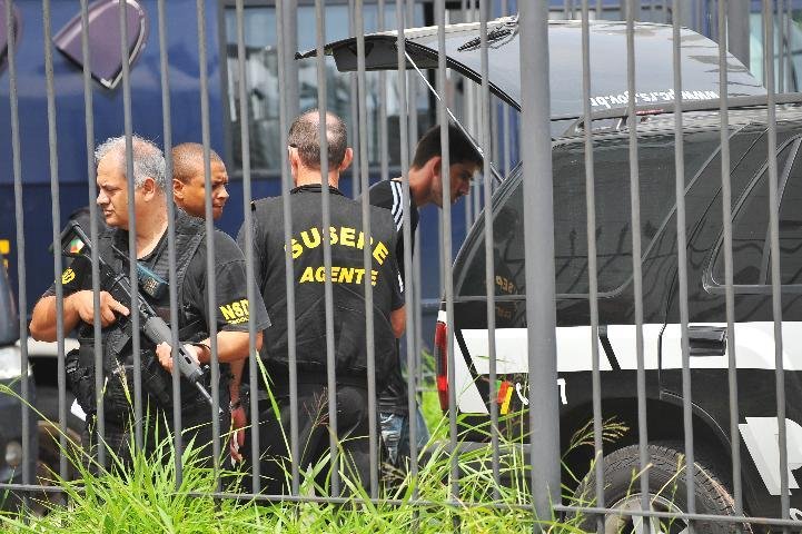 Seis integrantes da mesma quadrilha acompanham a audi&ecirc;ncia