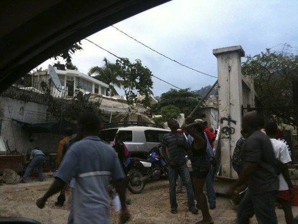 Imagens seriam do terremoto no Haiti, mas n&atilde;o h&aacute; confirma&ccedil;&atilde;o oficial ainda
