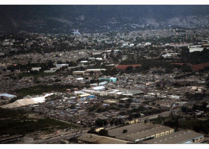 Comitiva brasileira chegou na quarta-feira ao Haiti levando alimentos e rem&eacute;dios &agrave;s v&iacute;timas do terremoto