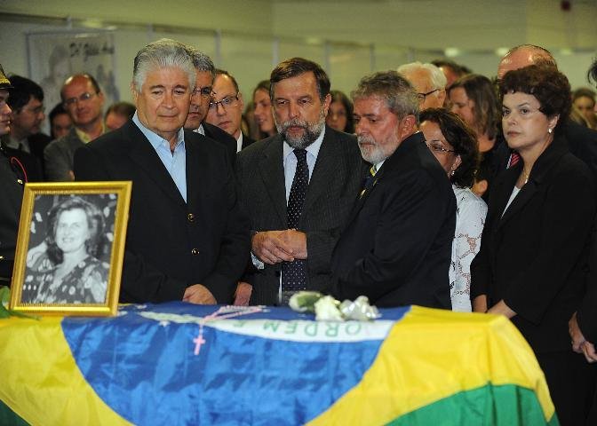 Lula participa do vel&oacute;rio de Zilda Arns em Curitiba  