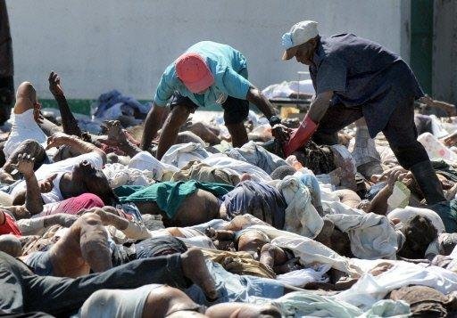 Mais de 15 mil corpos j&aacute; foram recolhidos no Haiti