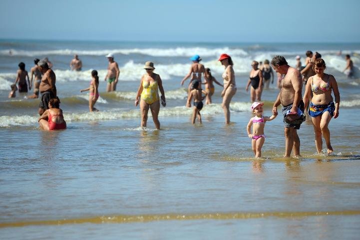 Forte calor anima banhistas no Litoral Norte