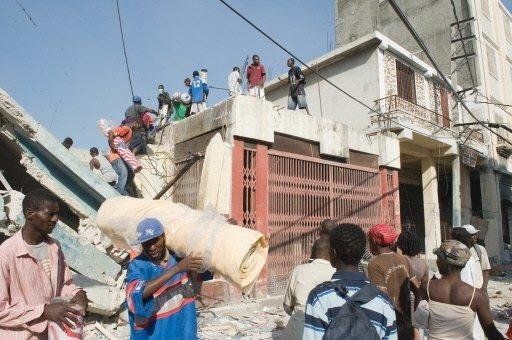 Capital haitiana mergulha no caos ante a falta de autoridades nas ruas