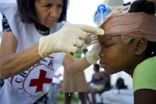 Mais de 90 s&atilde;o retirados de escombros no Haiti