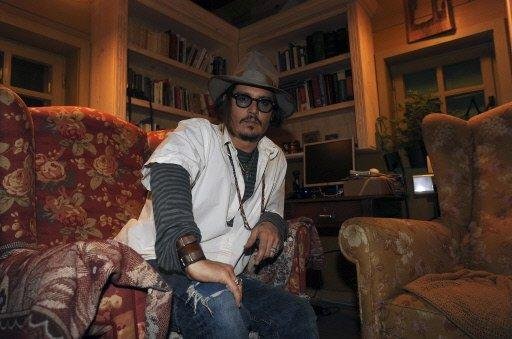 Johnny Depp visita o diretor Kusturica na S&eacute;rvia