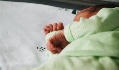 Beb&ecirc; abandonado em Port&atilde;o fica com a av&oacute; materna