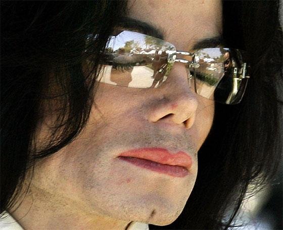 Clipe in&eacute;dito de Michael Jackson ser&aacute; exibido no Grammy 2010