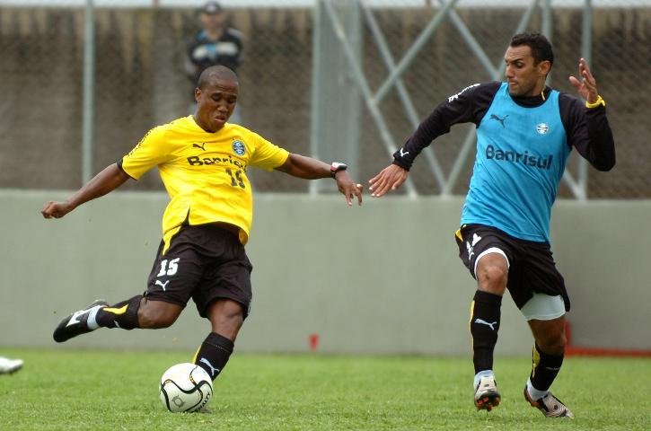 Ataque do Gr&ecirc;mio vai com tudo diante do Caxias