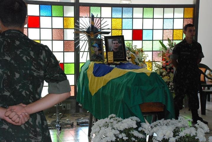 Corpo de militar ga&uacute;cho &eacute; velado em Santa Maria e ser&aacute; enterrado &agrave;s 11h