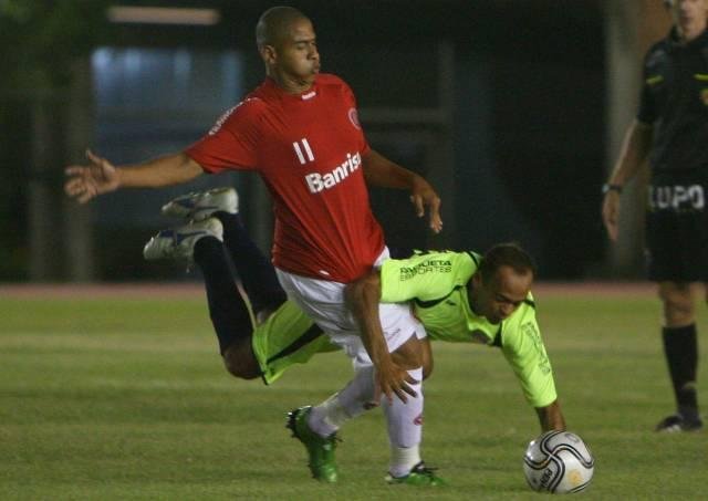 Enderson Moreira espera jogo complicado em Santa Maria. Walter est&aacute; confirmado