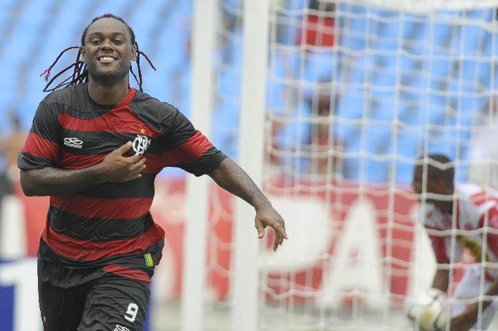 V&aacute;gner Love marca dois gols na estreia pela Flamengo